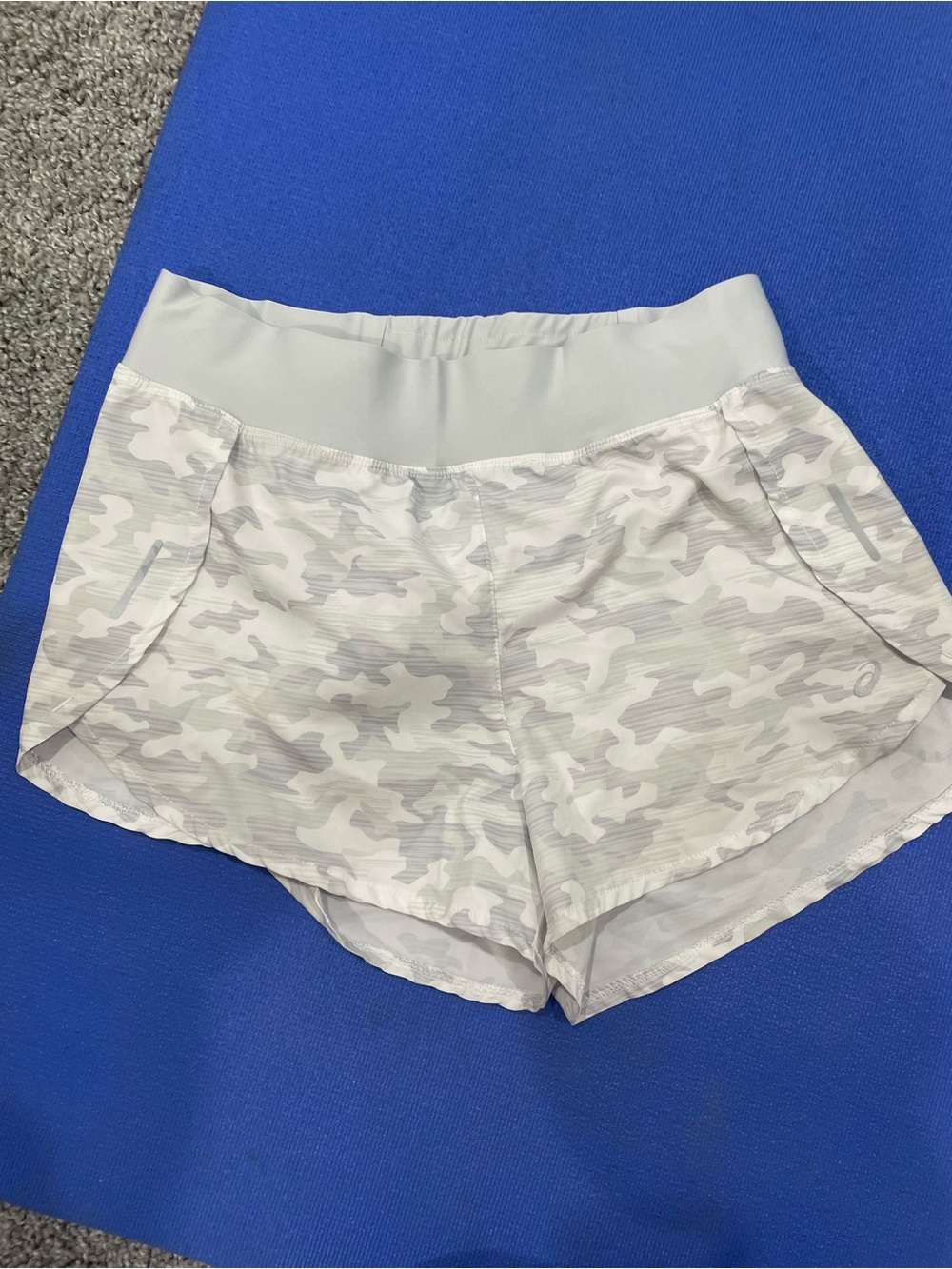 Light Gray Camo Asics Women's Active Shorts Medium